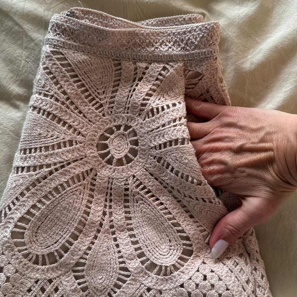 PatBO Cream Crochet High-Waist Shorts - Picture 6 of 7